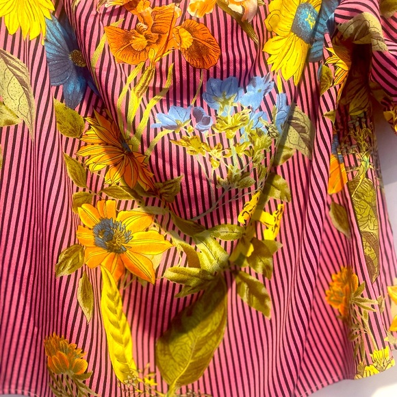 Off or on the shoulder blouse in pink multi color fabric Size XL - Picture 6 of 6